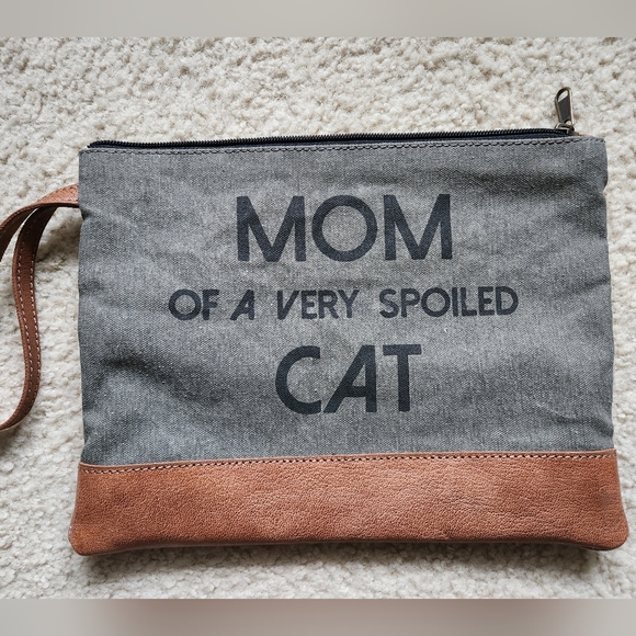 Handbags - NWOT Cat Mom Wristlet